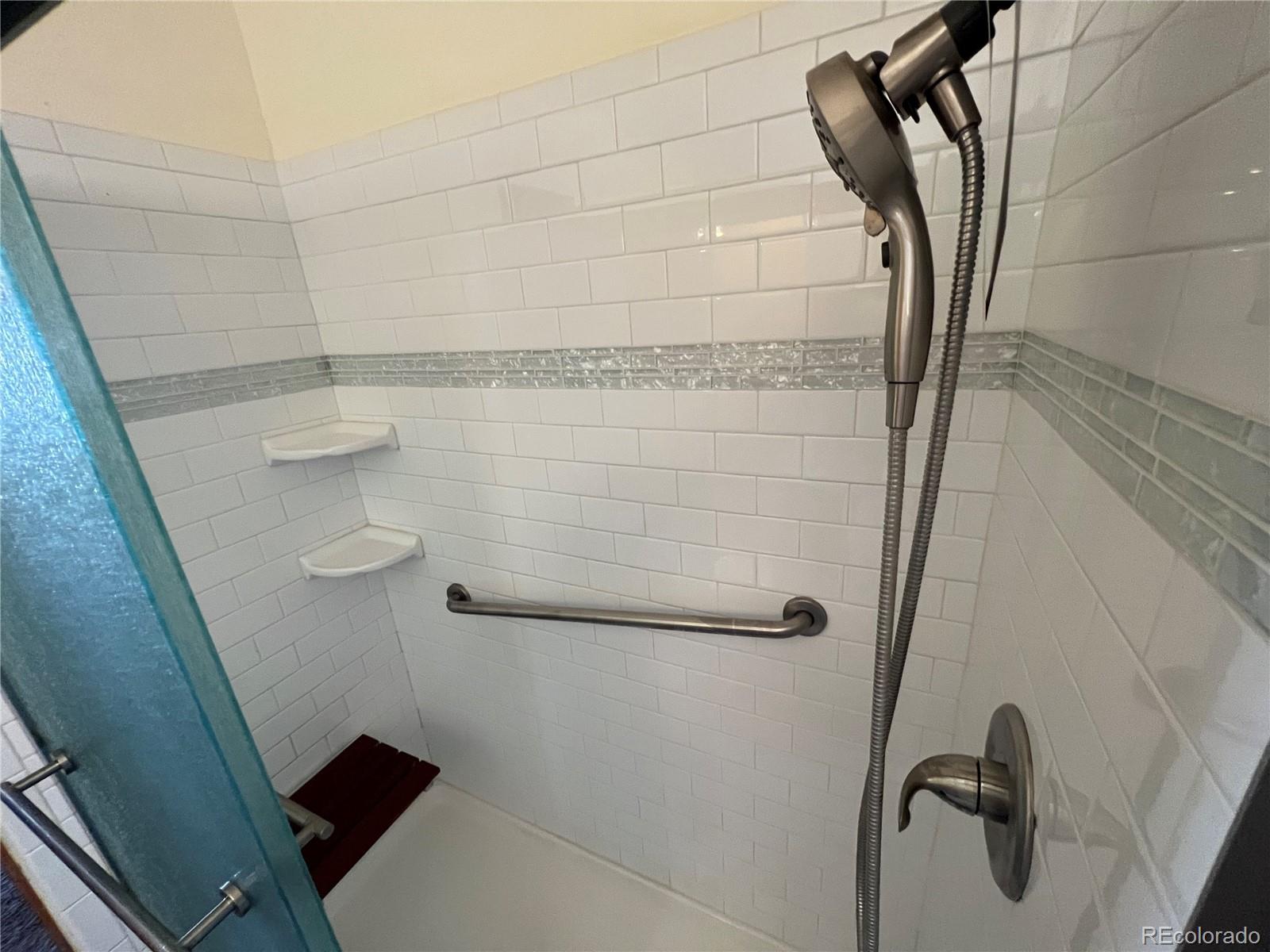 650 S Clinton Street Unit: 6D
