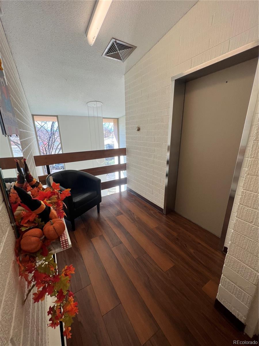 650 S Clinton Street Unit: 6D