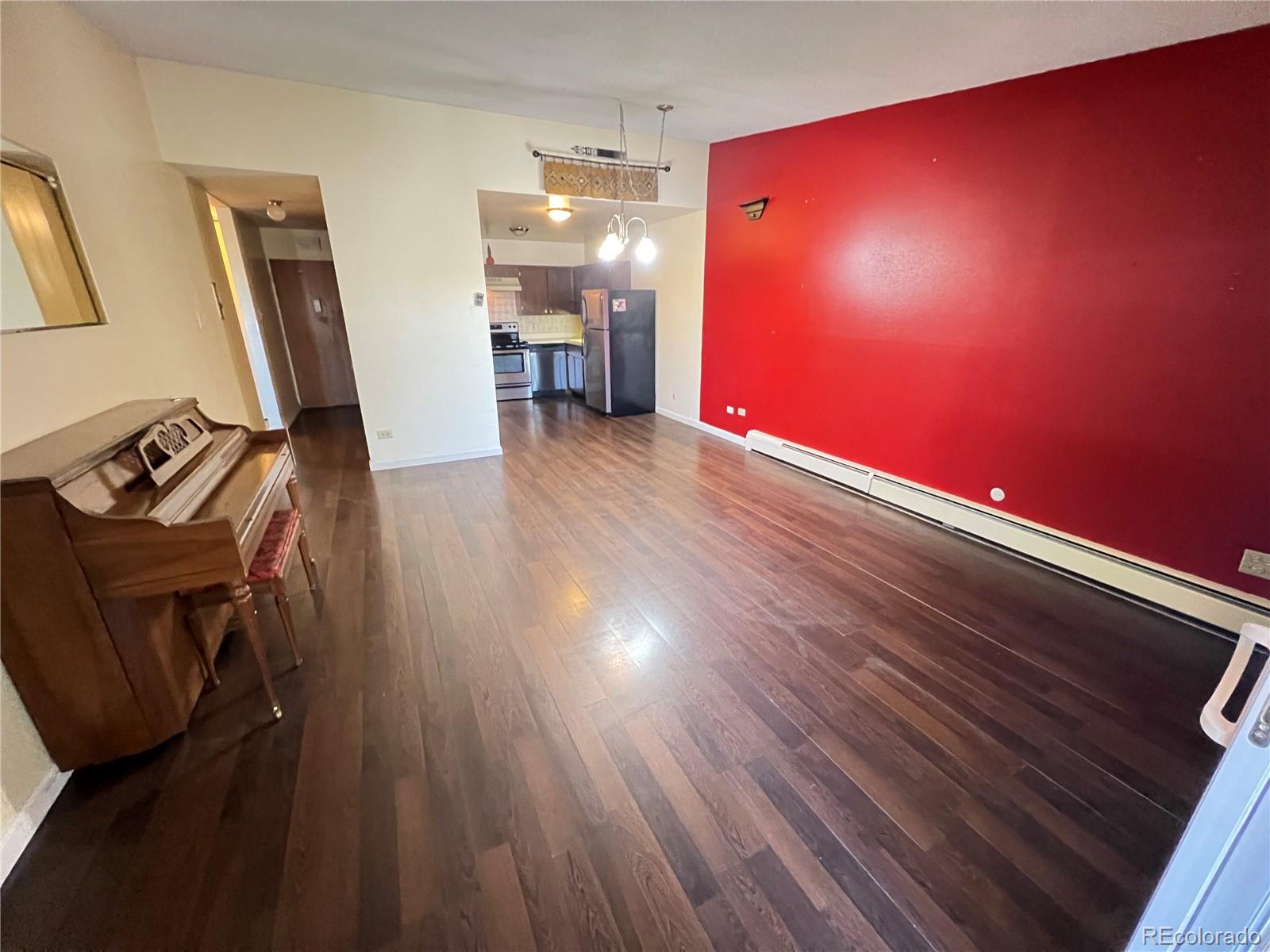 650 S Clinton Street Unit: 6D