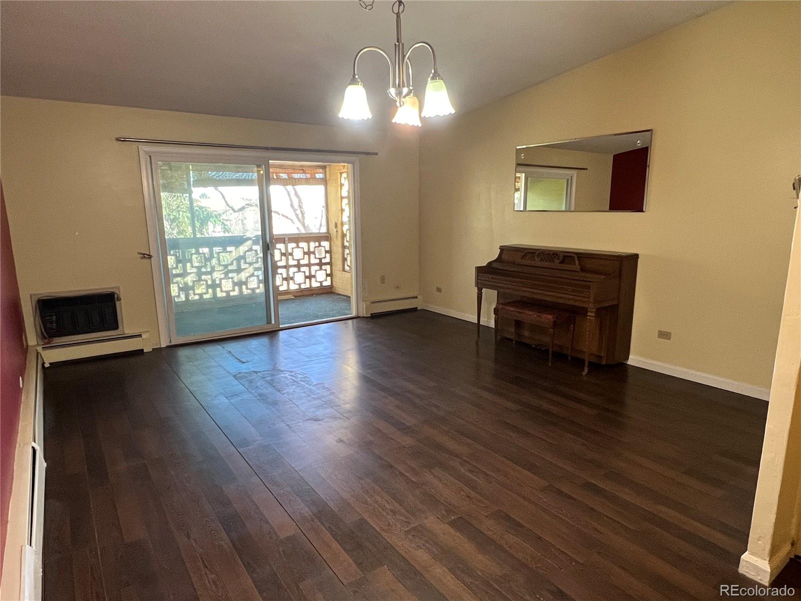 650 S Clinton Street Unit: 6D