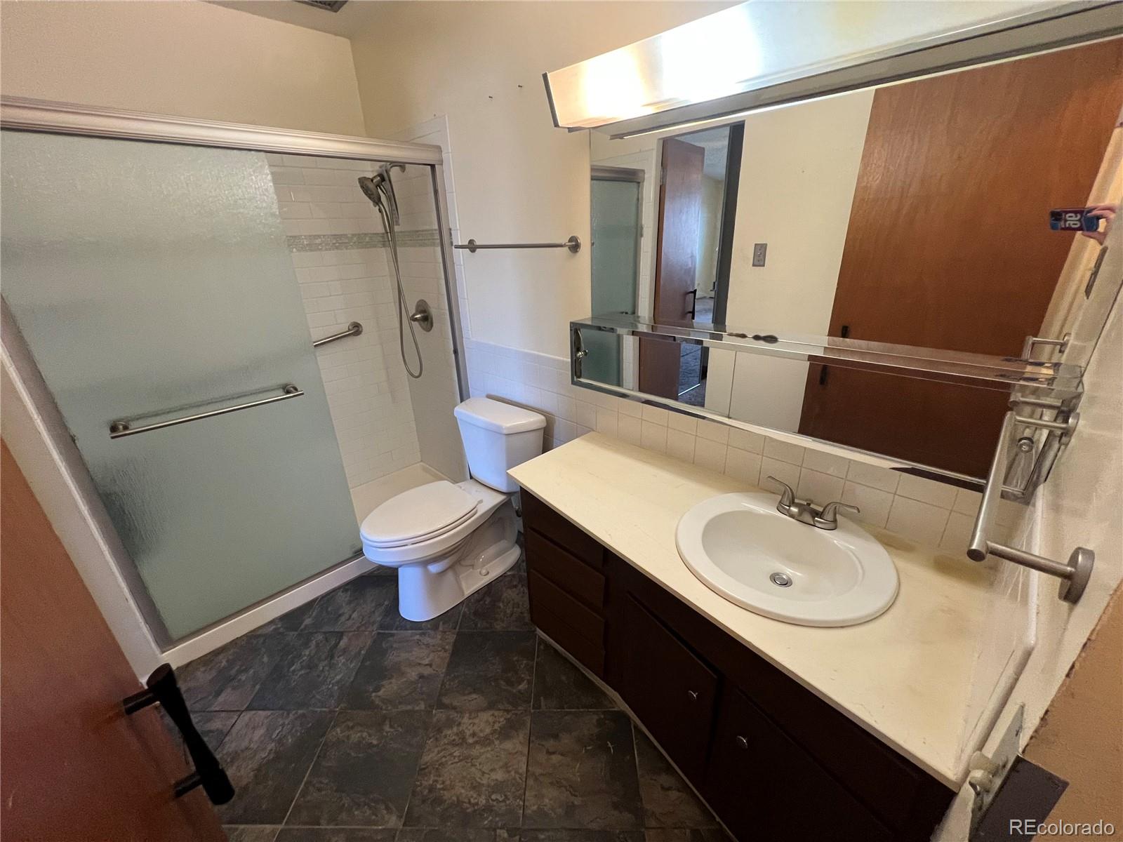 650 S Clinton Street Unit: 6D
