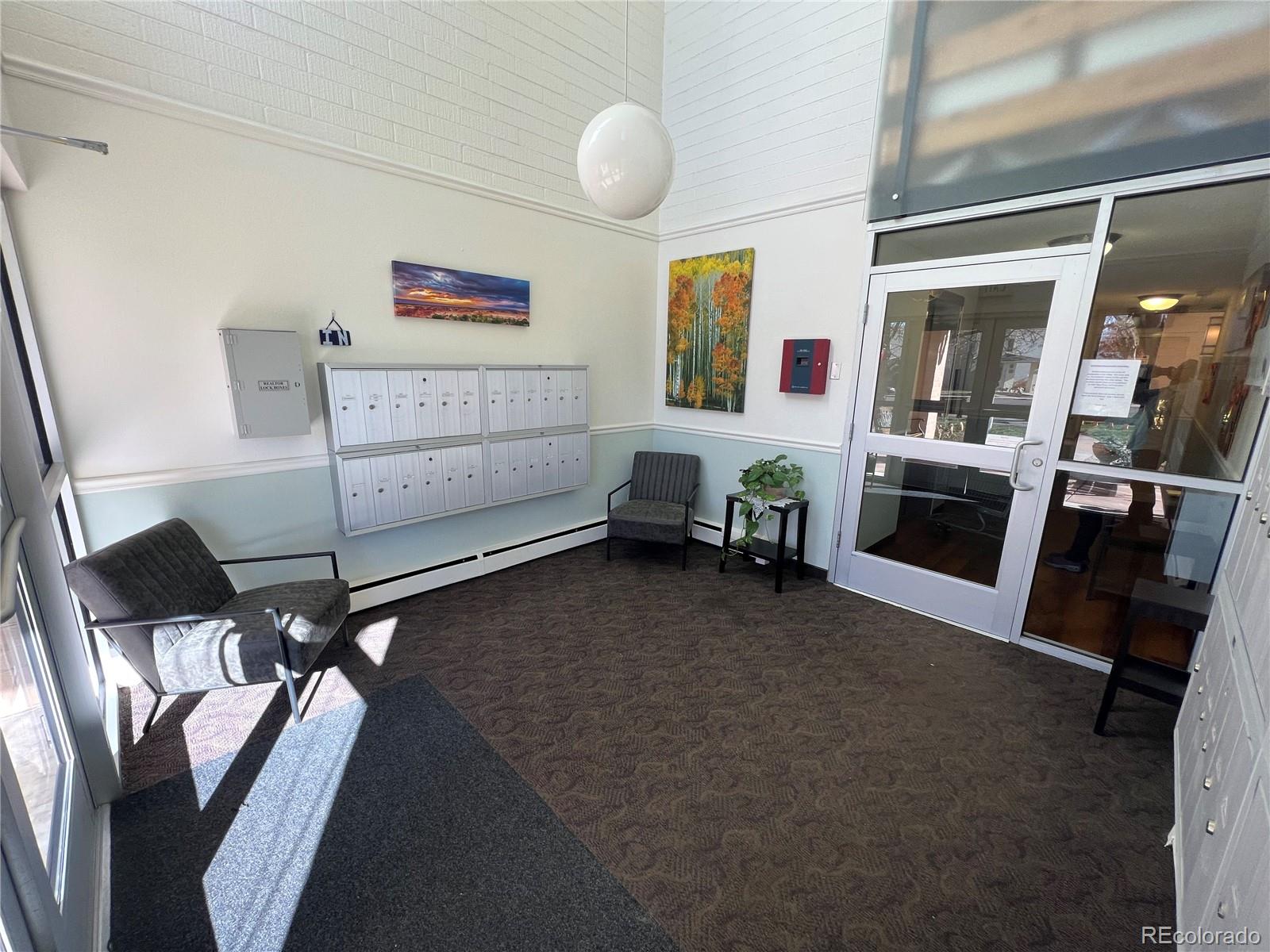 650 S Clinton Street Unit: 6D
