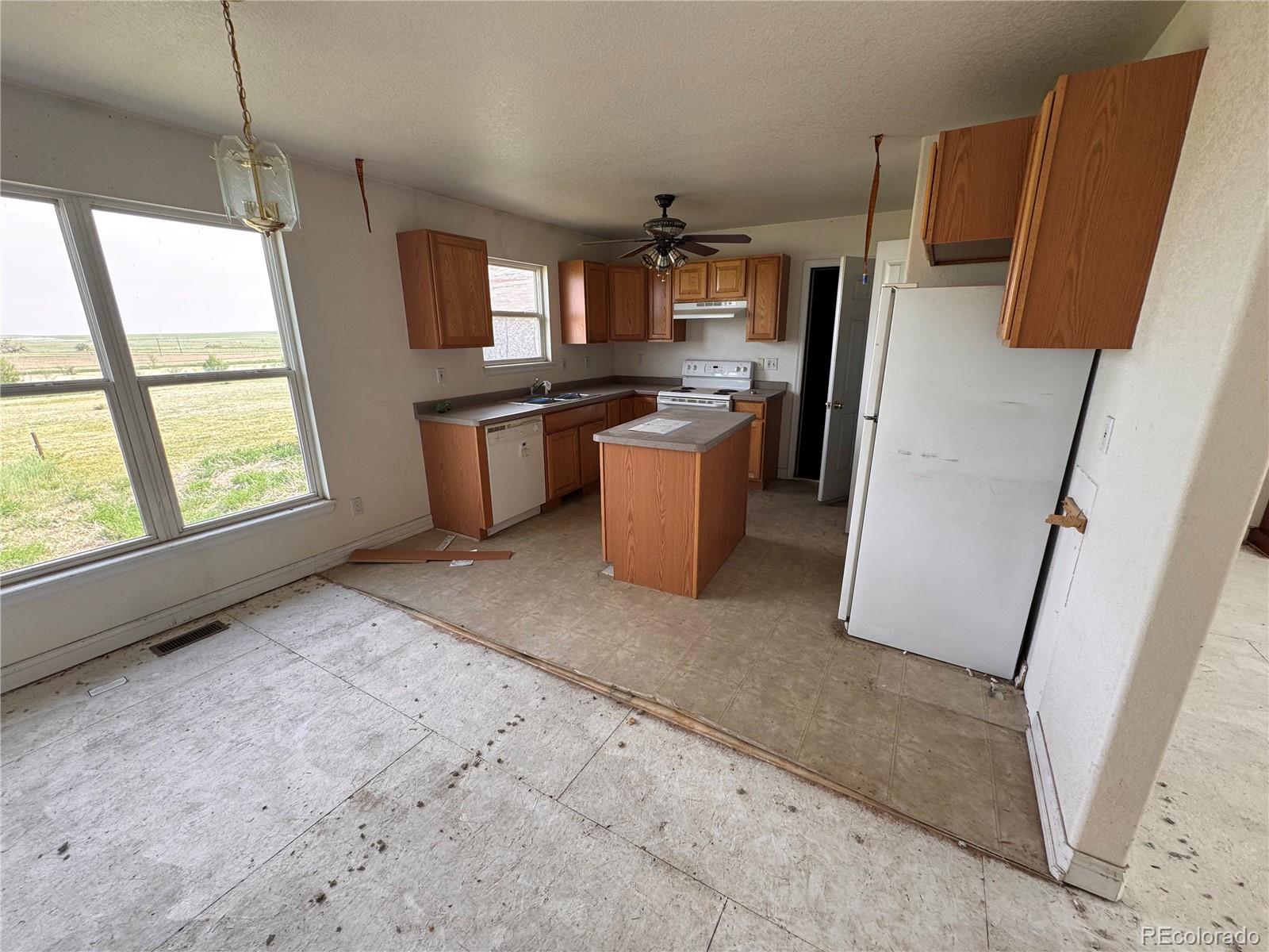 38423 County Road 166