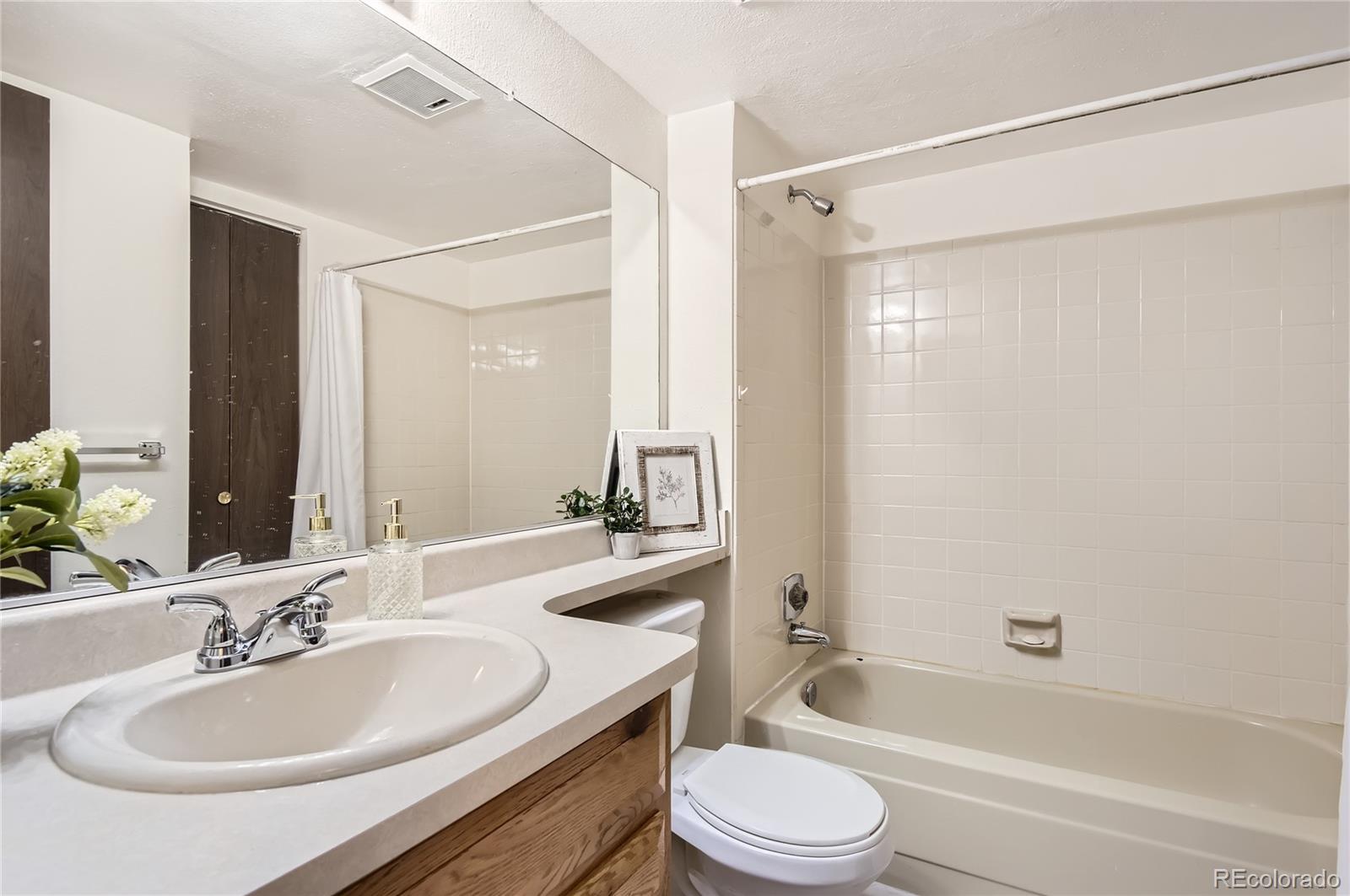 18064 E Ohio Avenue Unit: 103