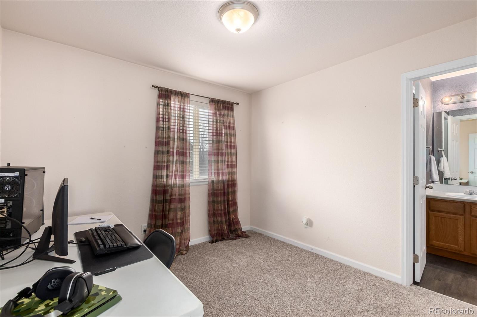 3648 Holmes Lane