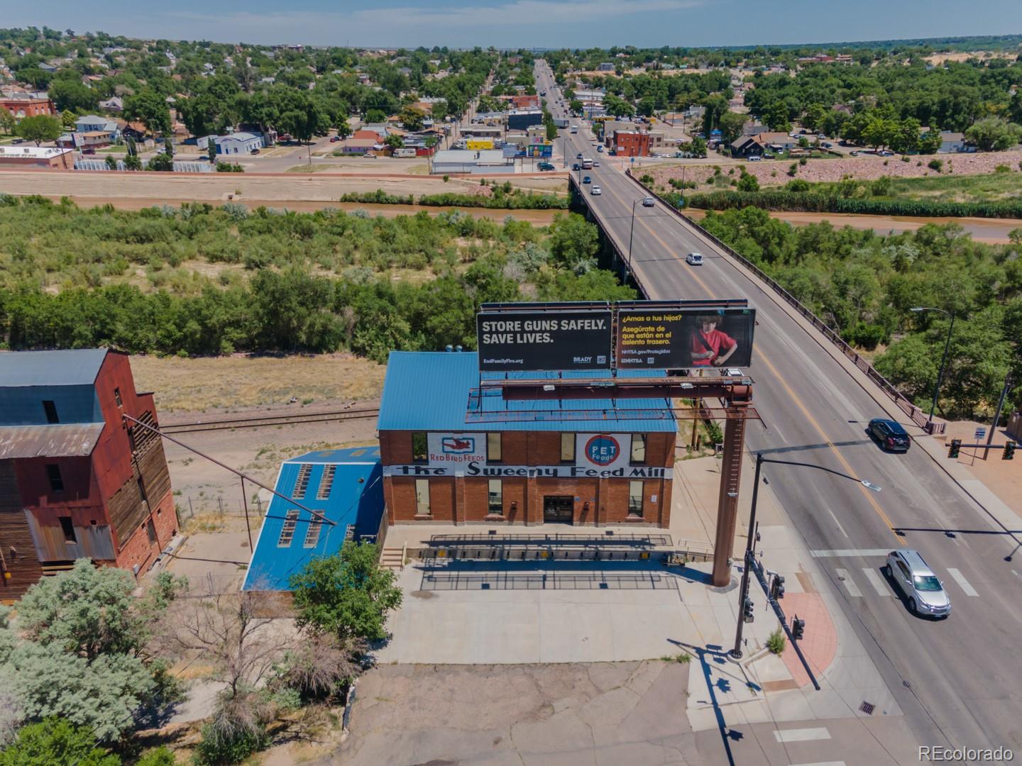 403 E 4th Street