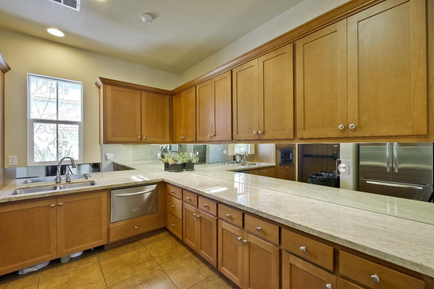 577 San Rivera TER