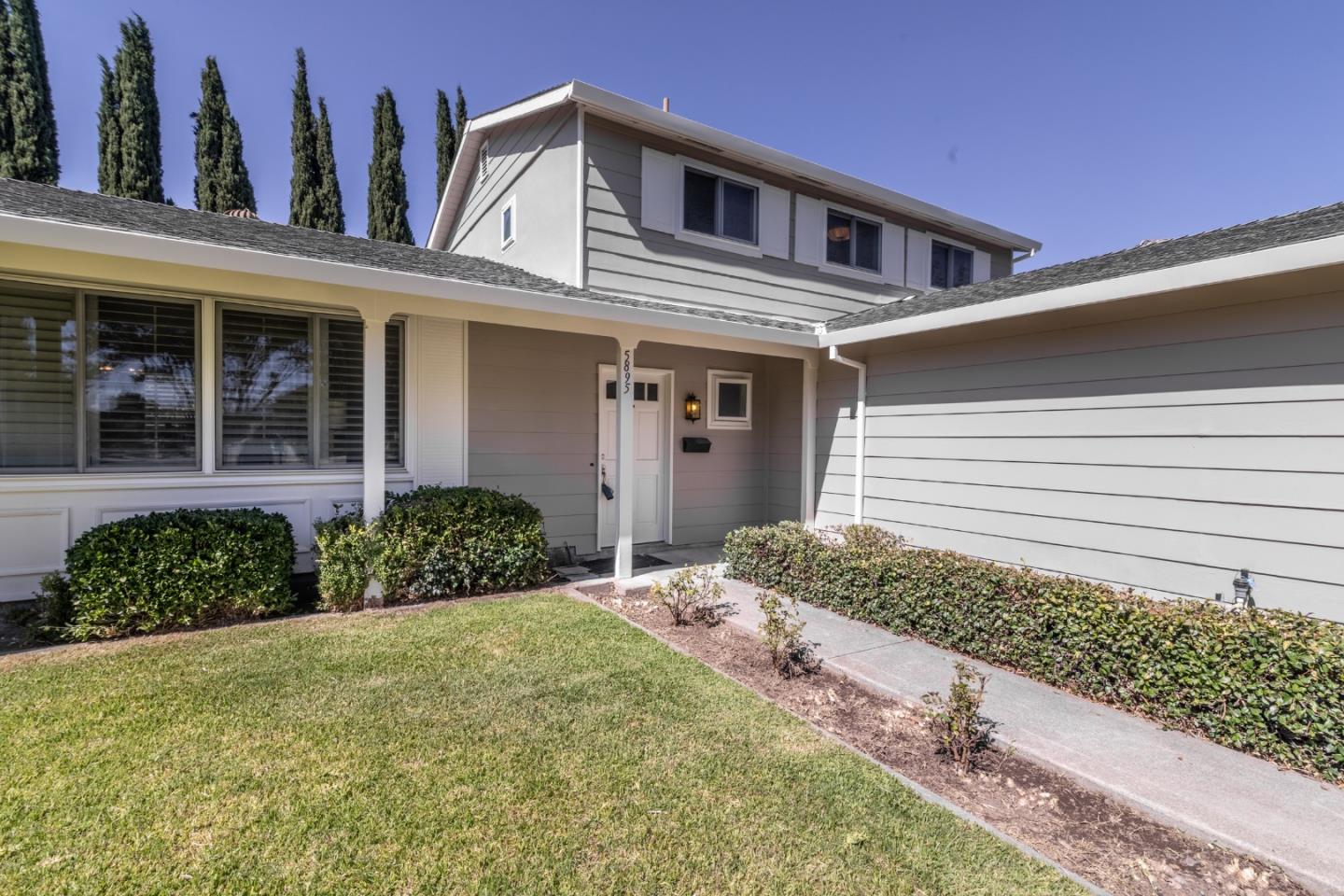5895 Black AVE