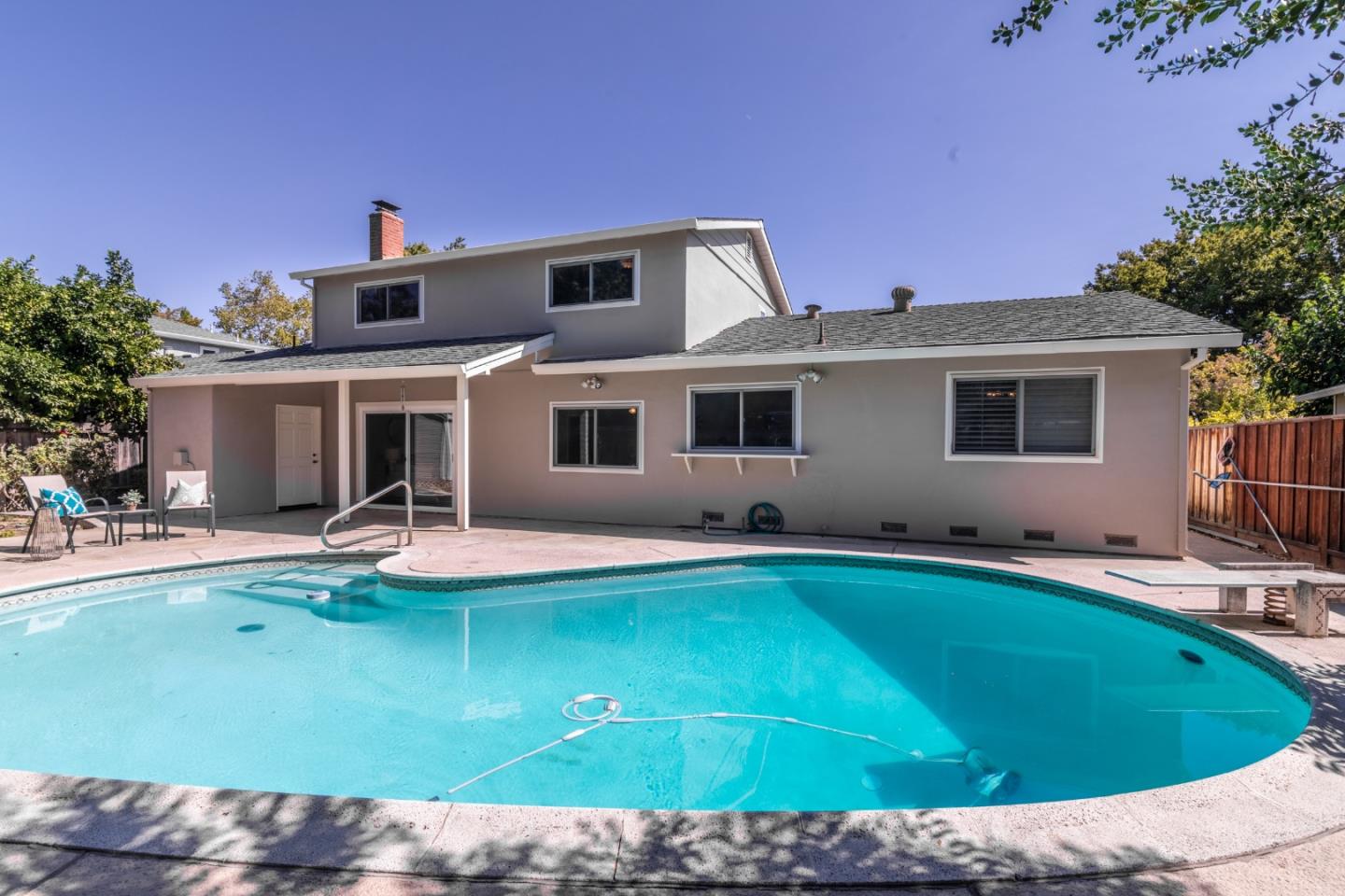 5895 Black AVE
