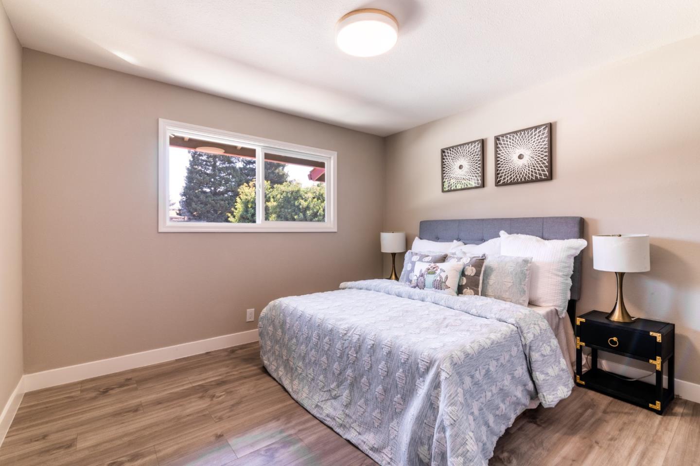 3777 Oxford CMN