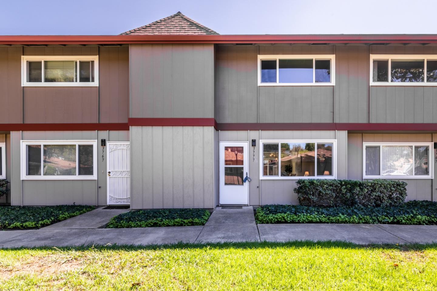 3777 Oxford CMN