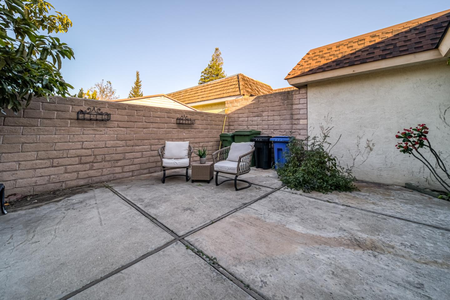 2850 Parkside DR