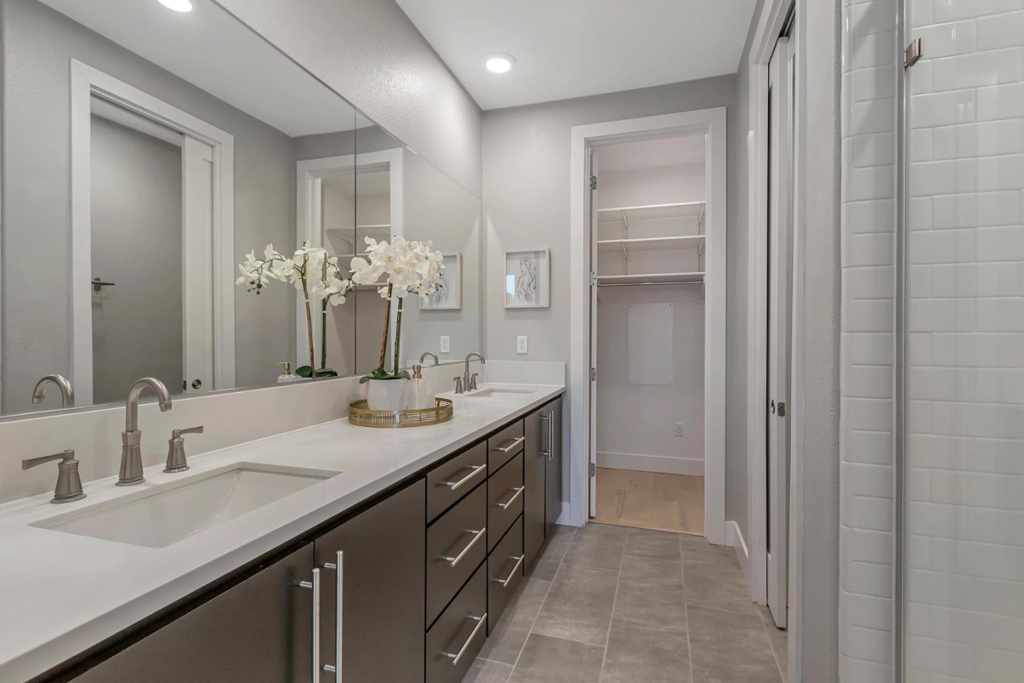 148 Saratoga Avenue Unit: 3