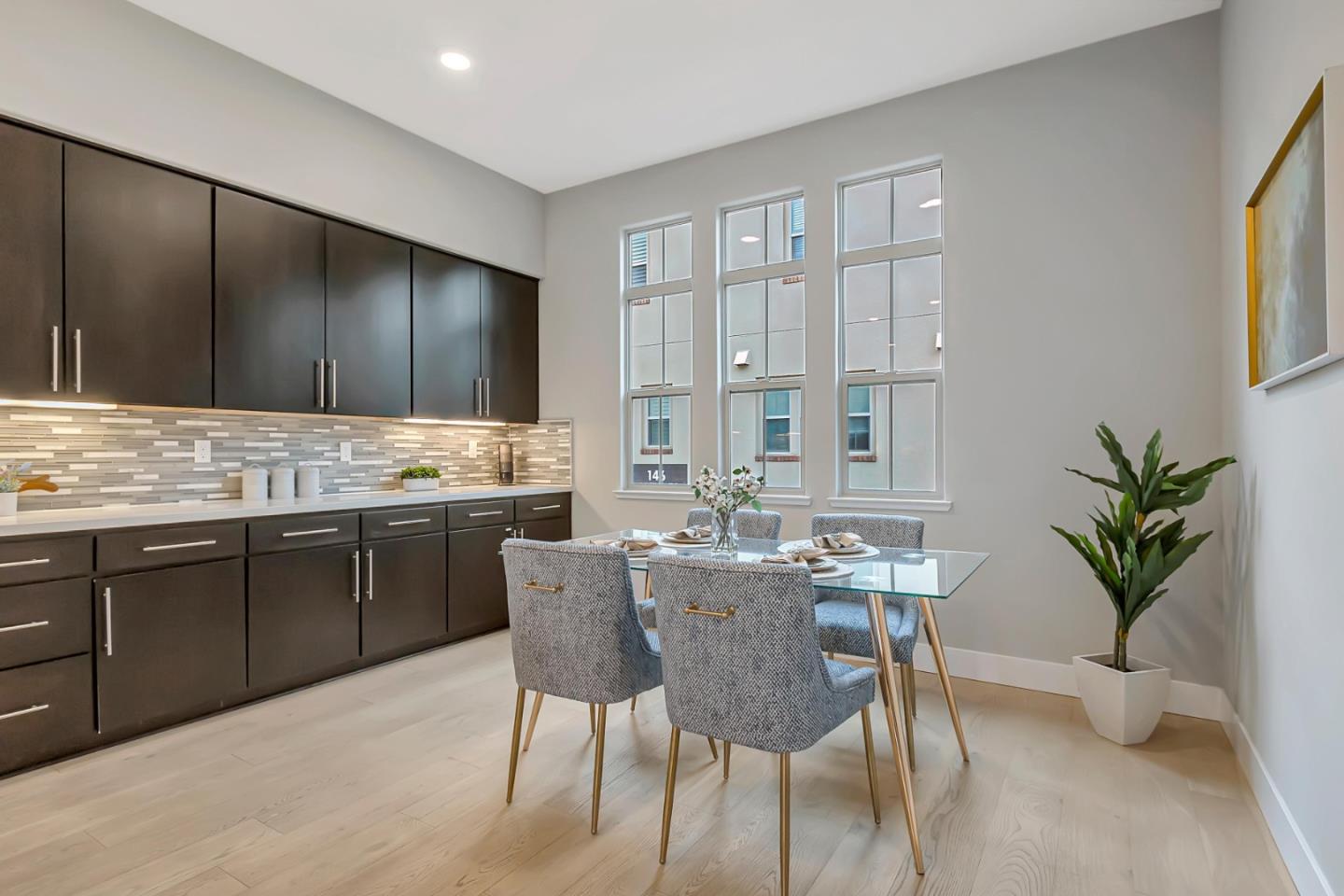 148 Saratoga Avenue Unit: 3