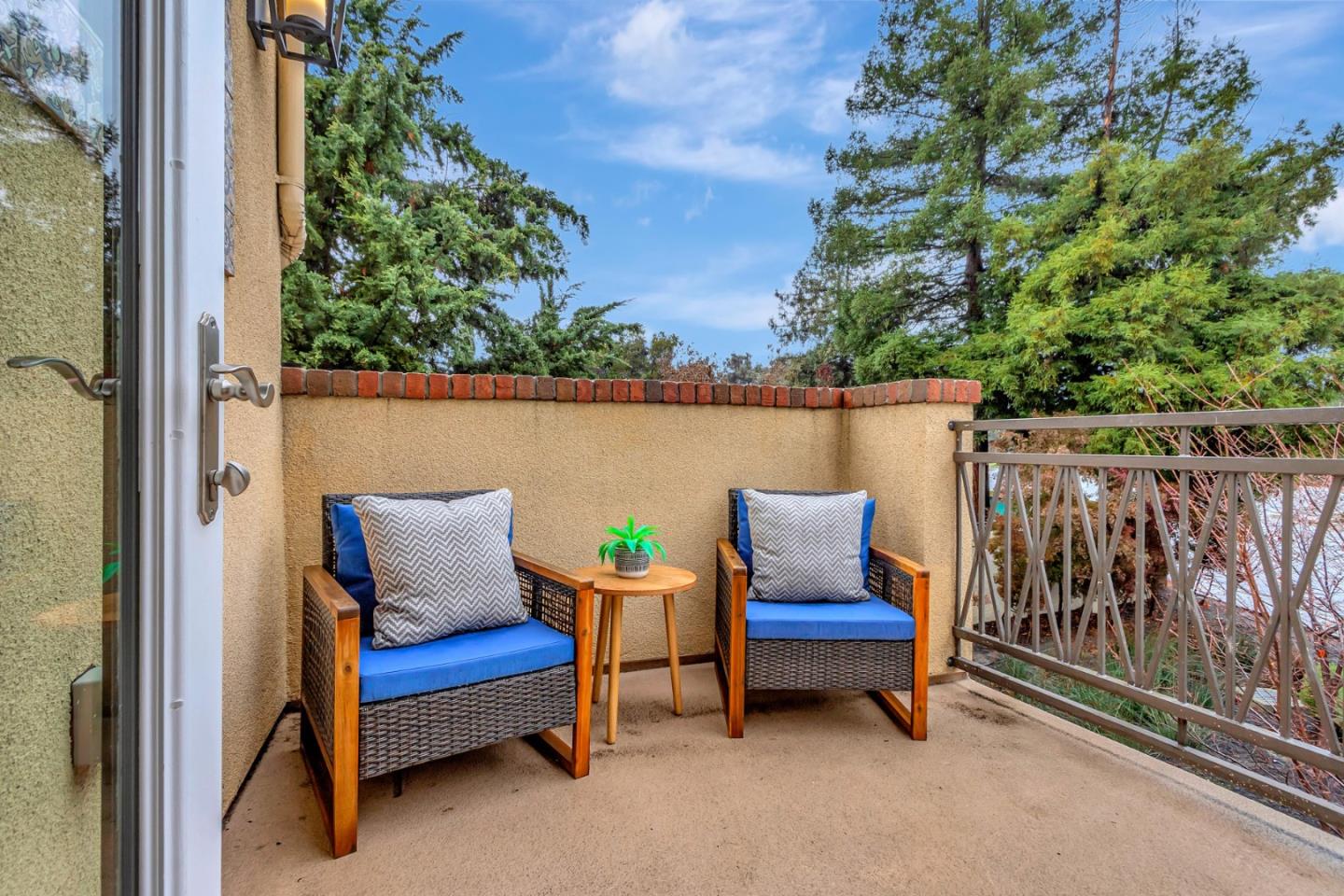 148 Saratoga Avenue Unit: 3