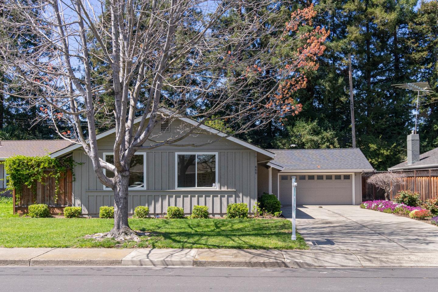 660 Meadow AVE