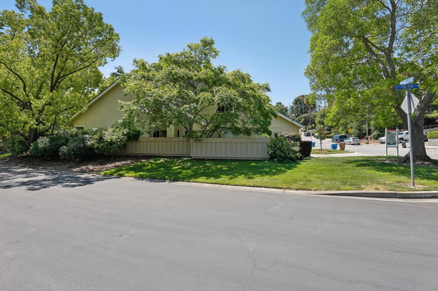 10060 Scenic BLVD