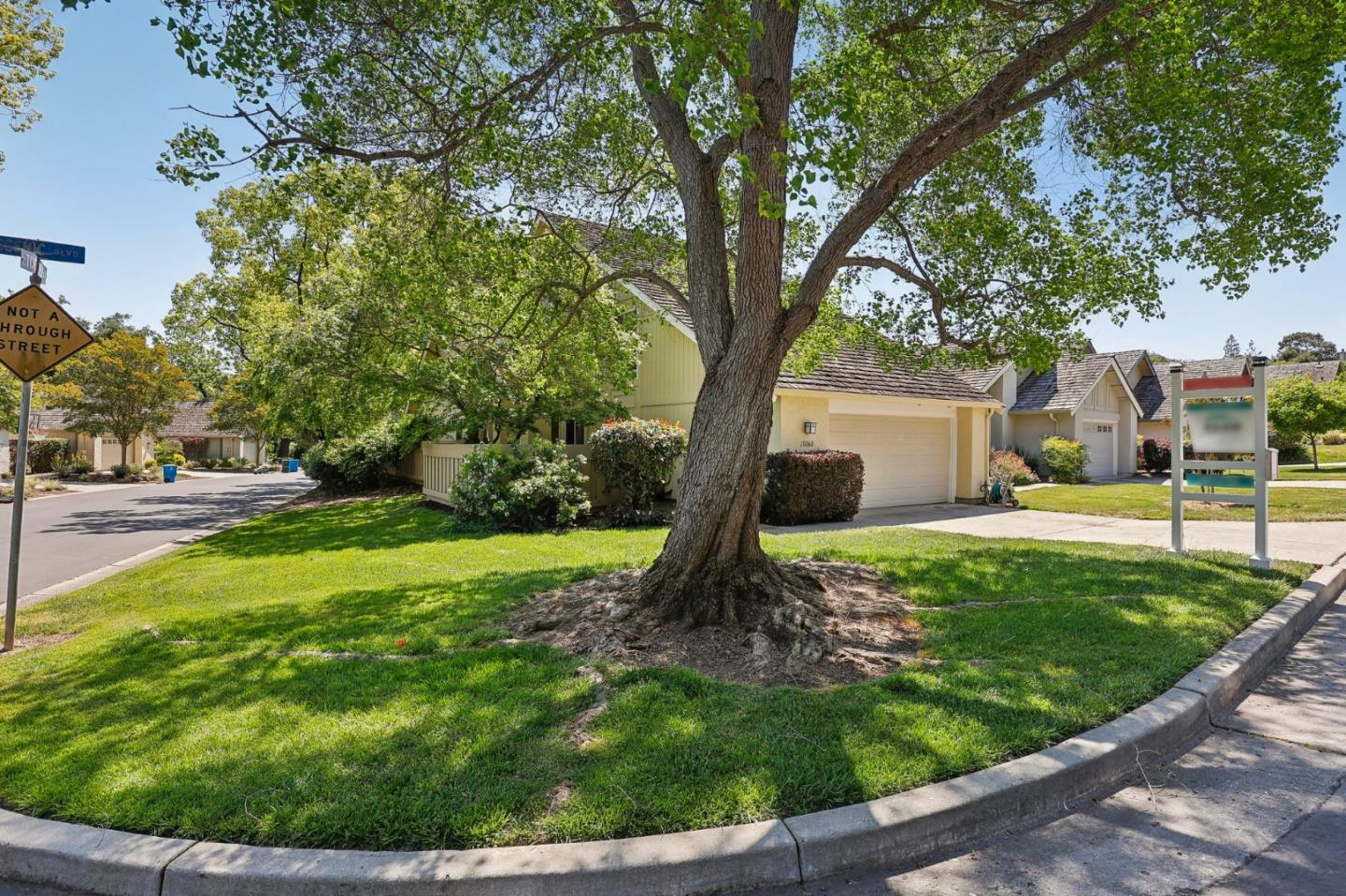 10060 Scenic BLVD