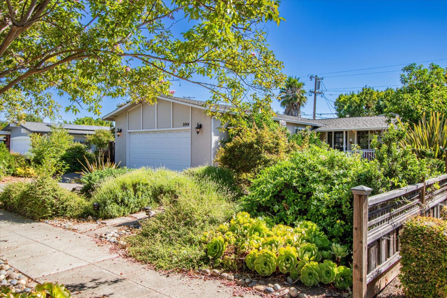 2864 Rustic DR