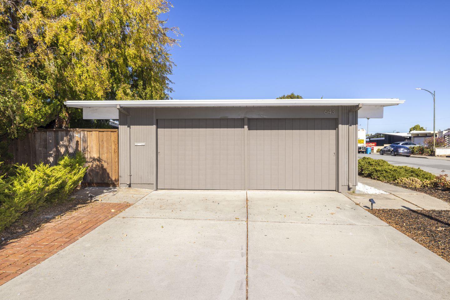 643 Connie AVE