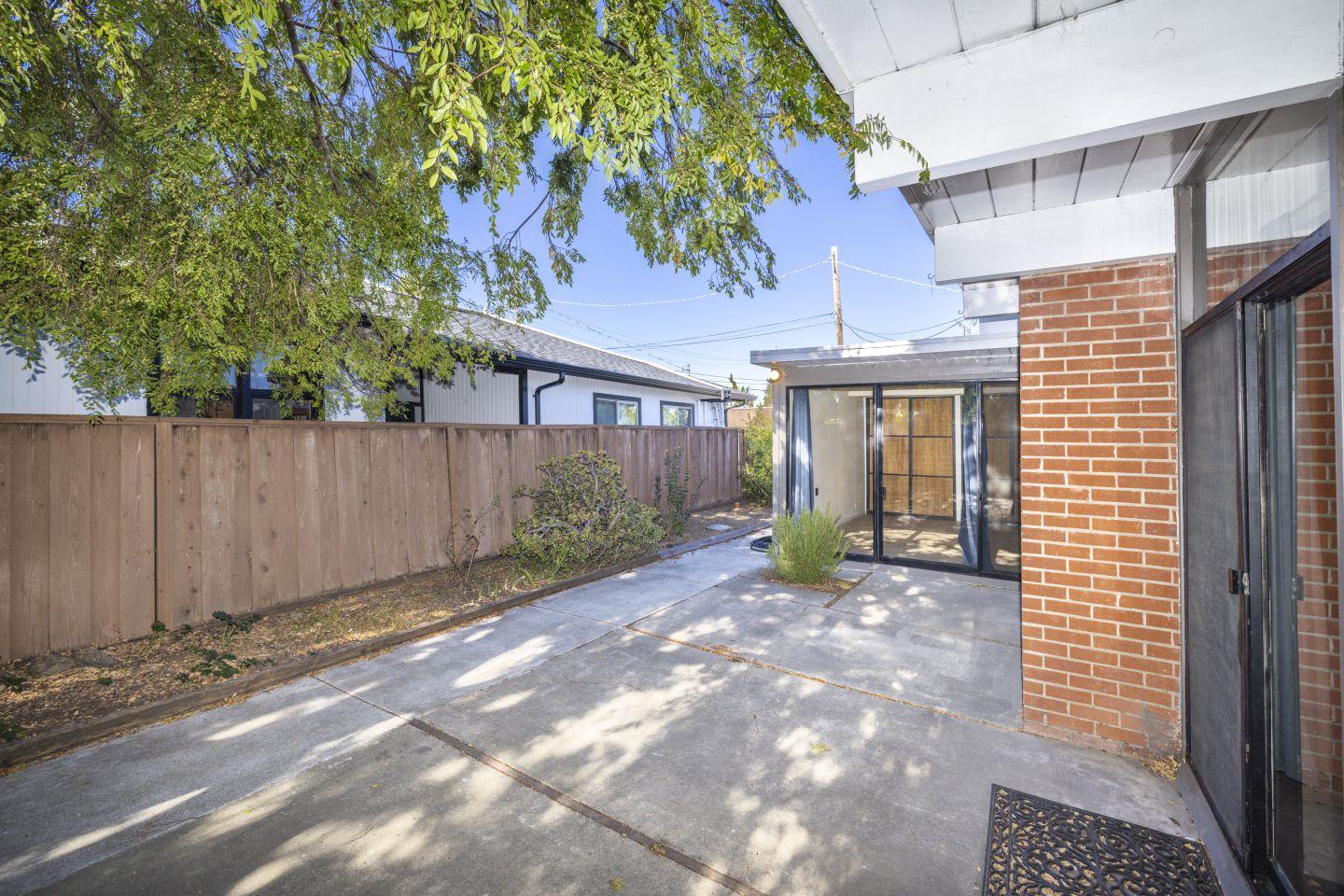 643 Connie AVE