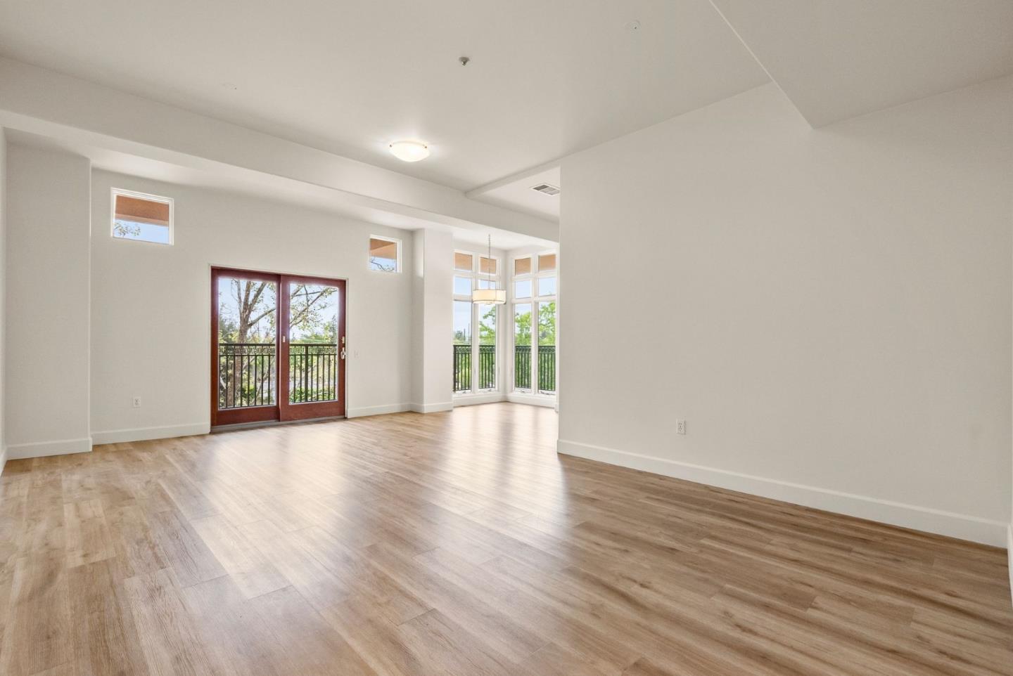 200 Sheridan AVE 307