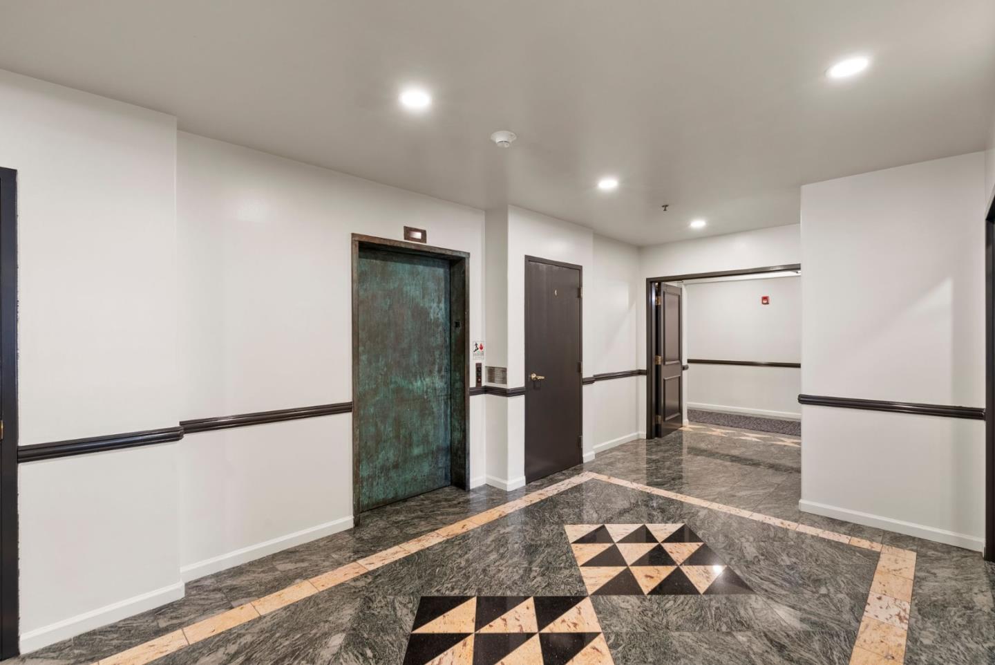200 Sheridan AVE 307
