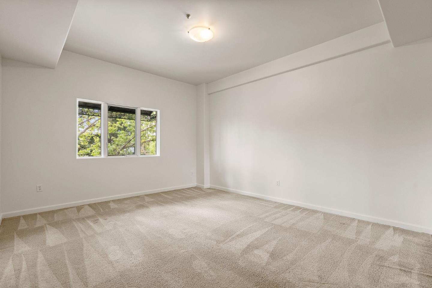 200 Sheridan AVE 307