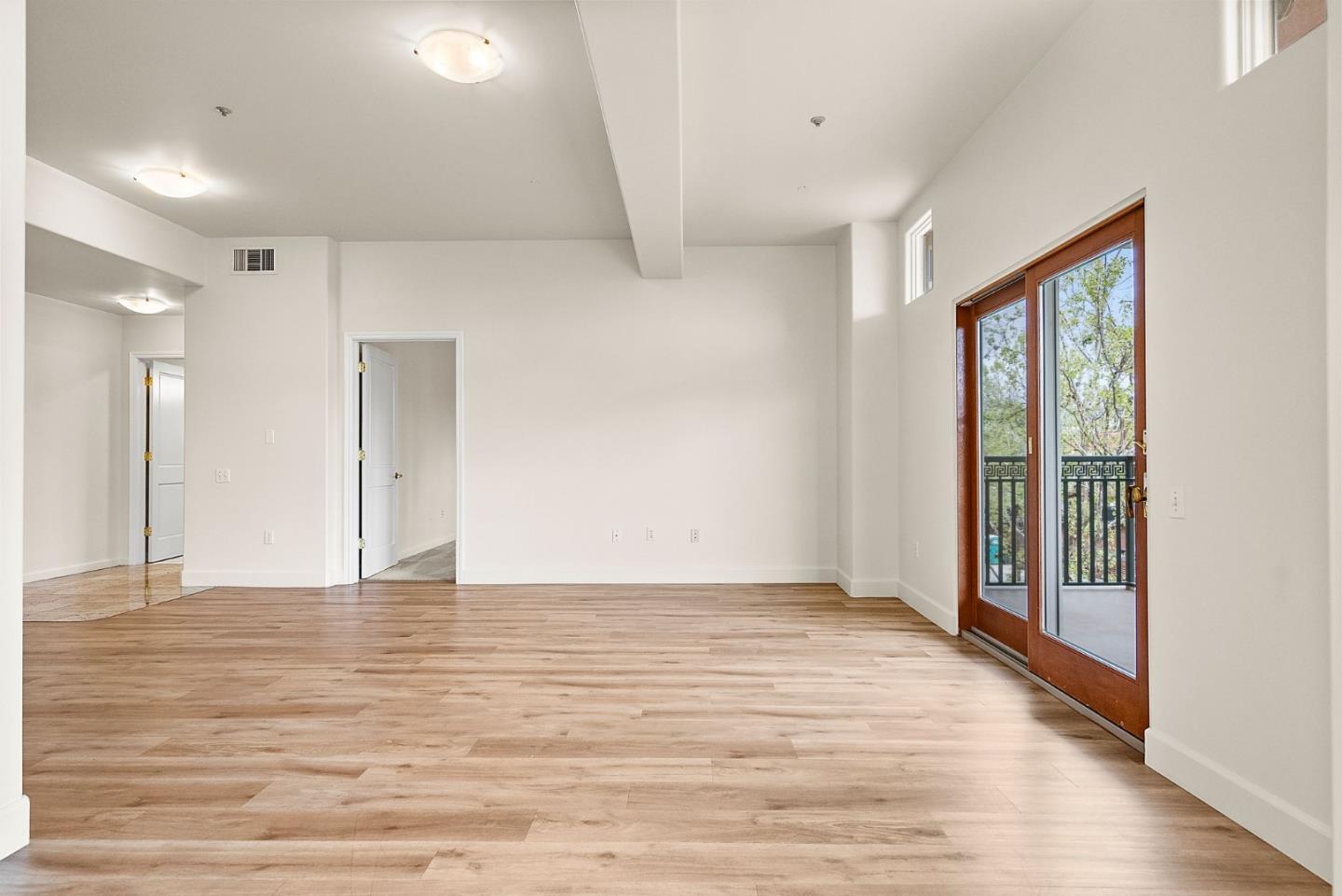 200 Sheridan AVE 307