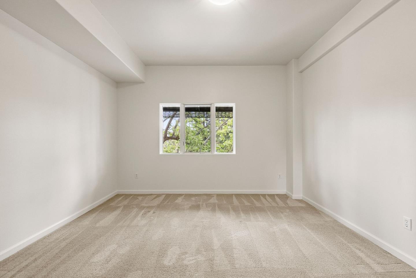 200 Sheridan AVE 307