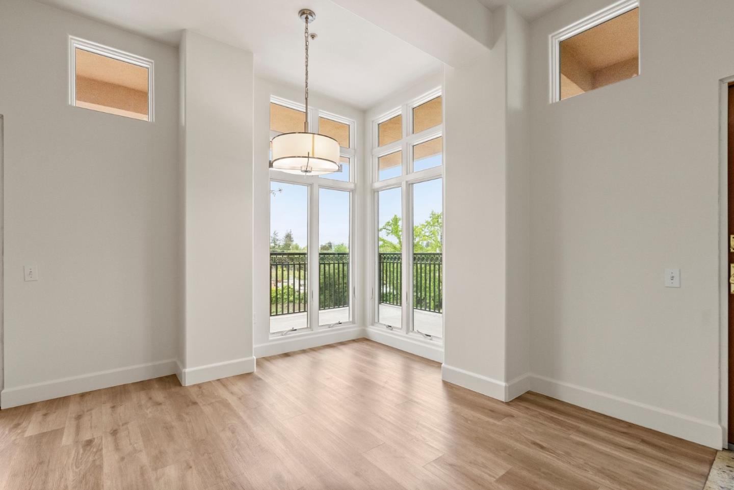 200 Sheridan AVE 307