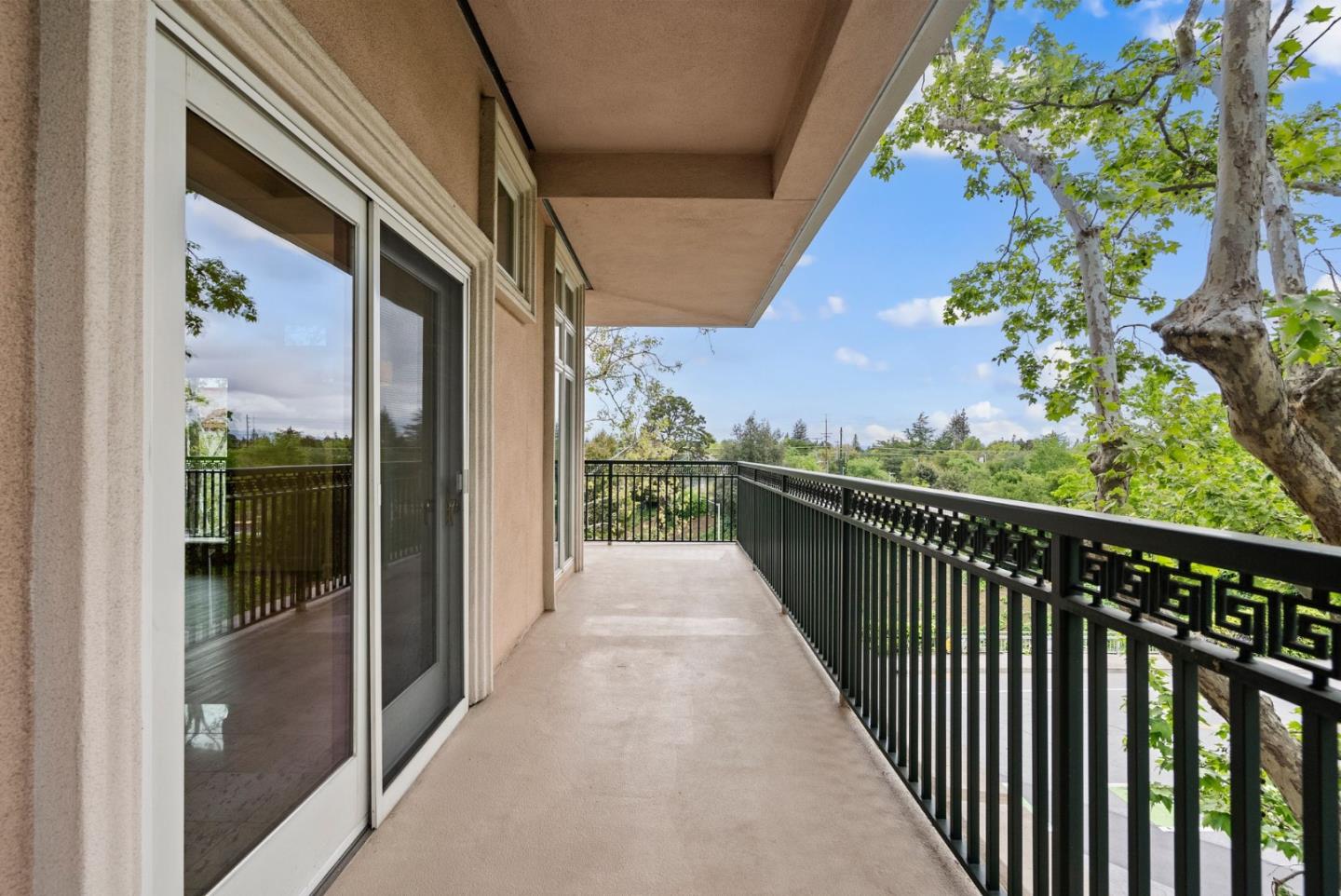 200 Sheridan AVE 307