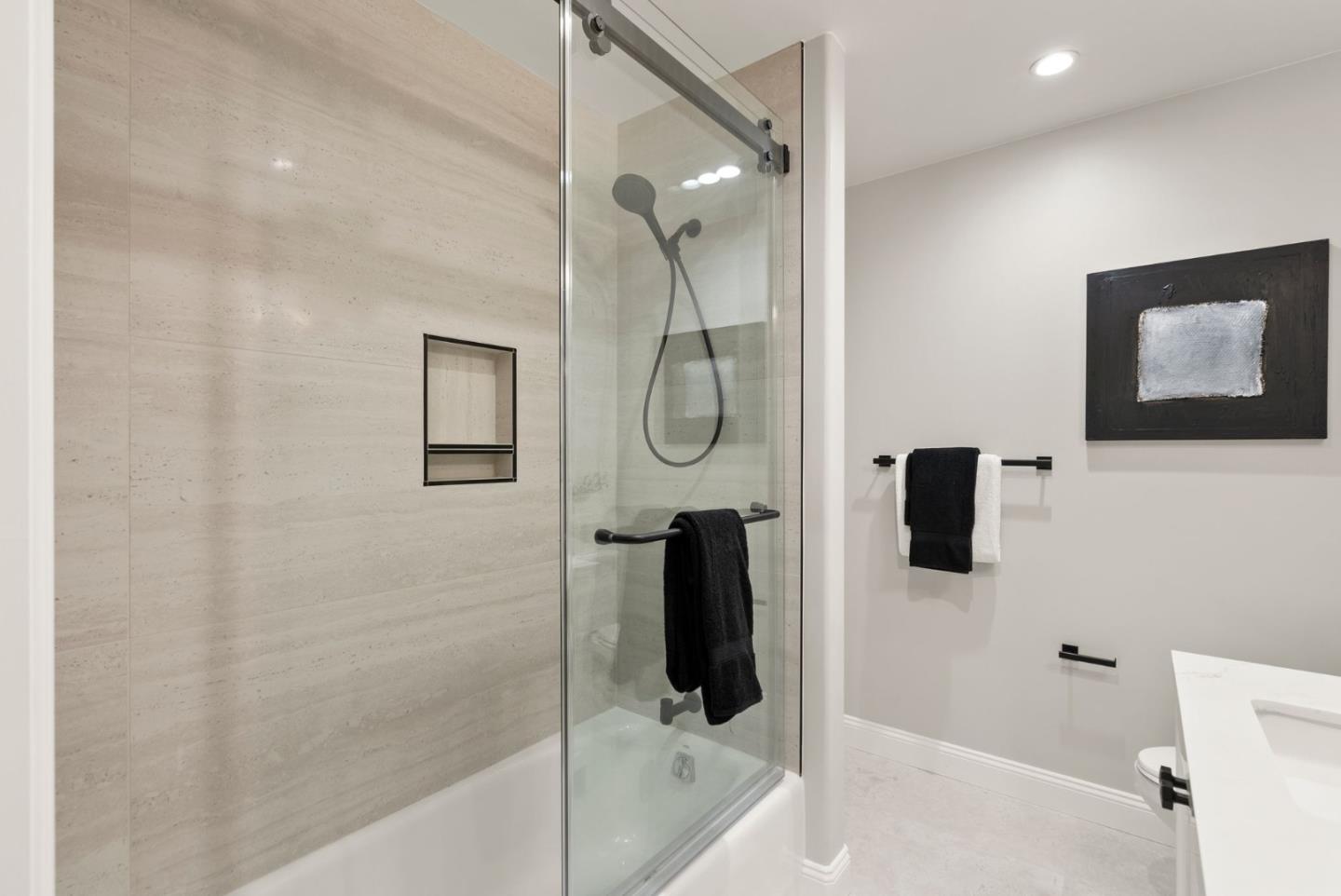 200 Sheridan Ave. 303