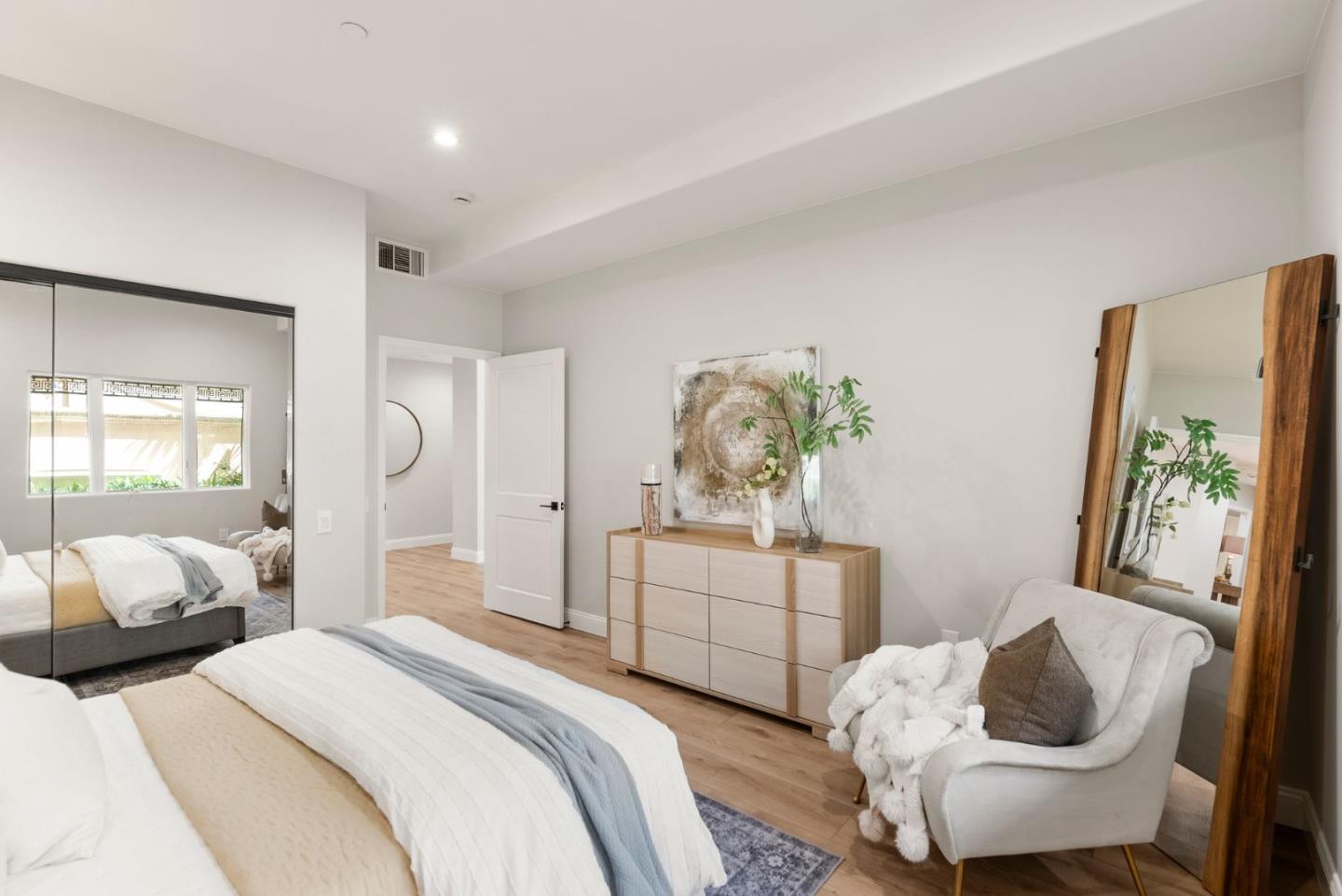 200 Sheridan Ave. 303