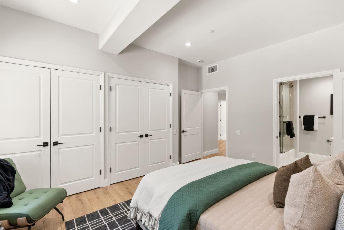 200 Sheridan Ave. 303