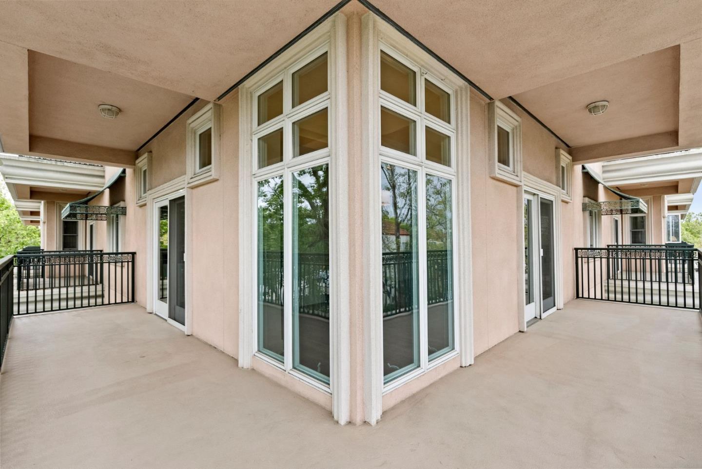 200 Sheridan Ave. 303