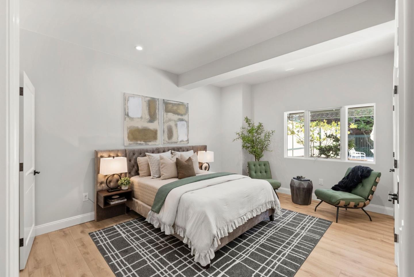 200 Sheridan Ave. 303