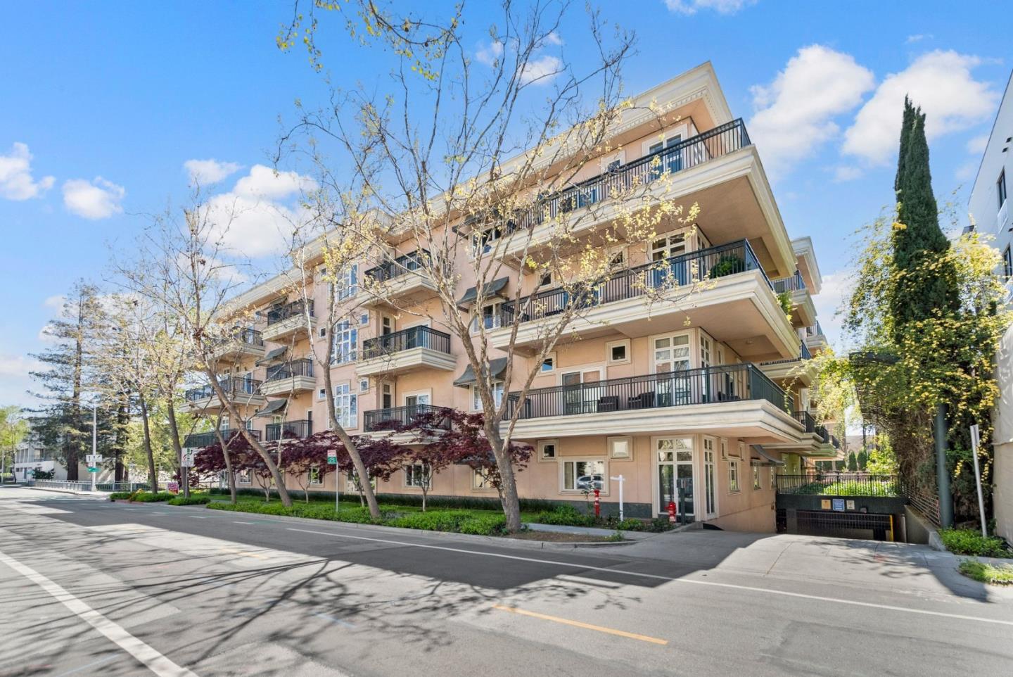 200 Sheridan Ave. 303