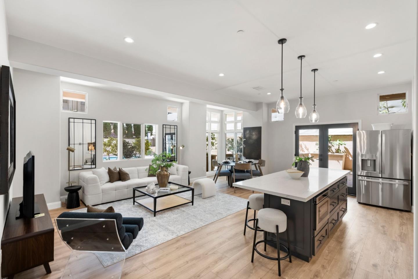 200 Sheridan Ave. 303