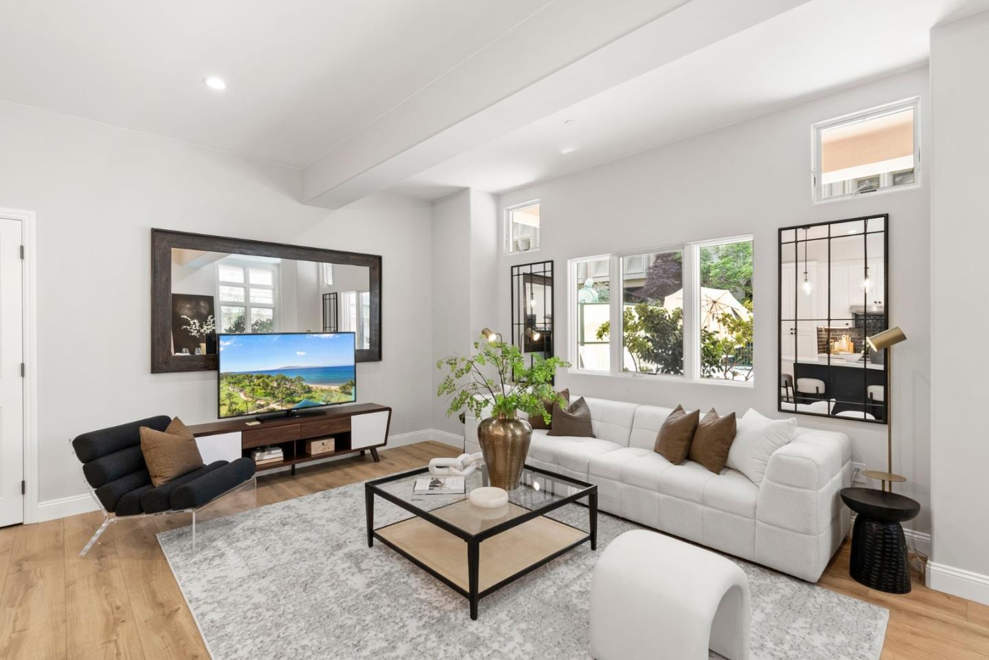 200 Sheridan Ave. 303
