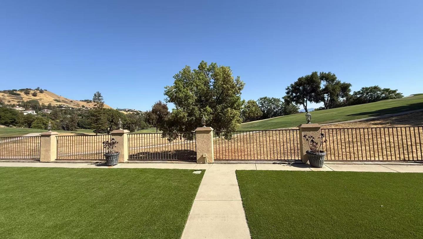 11080 Canyon Drive