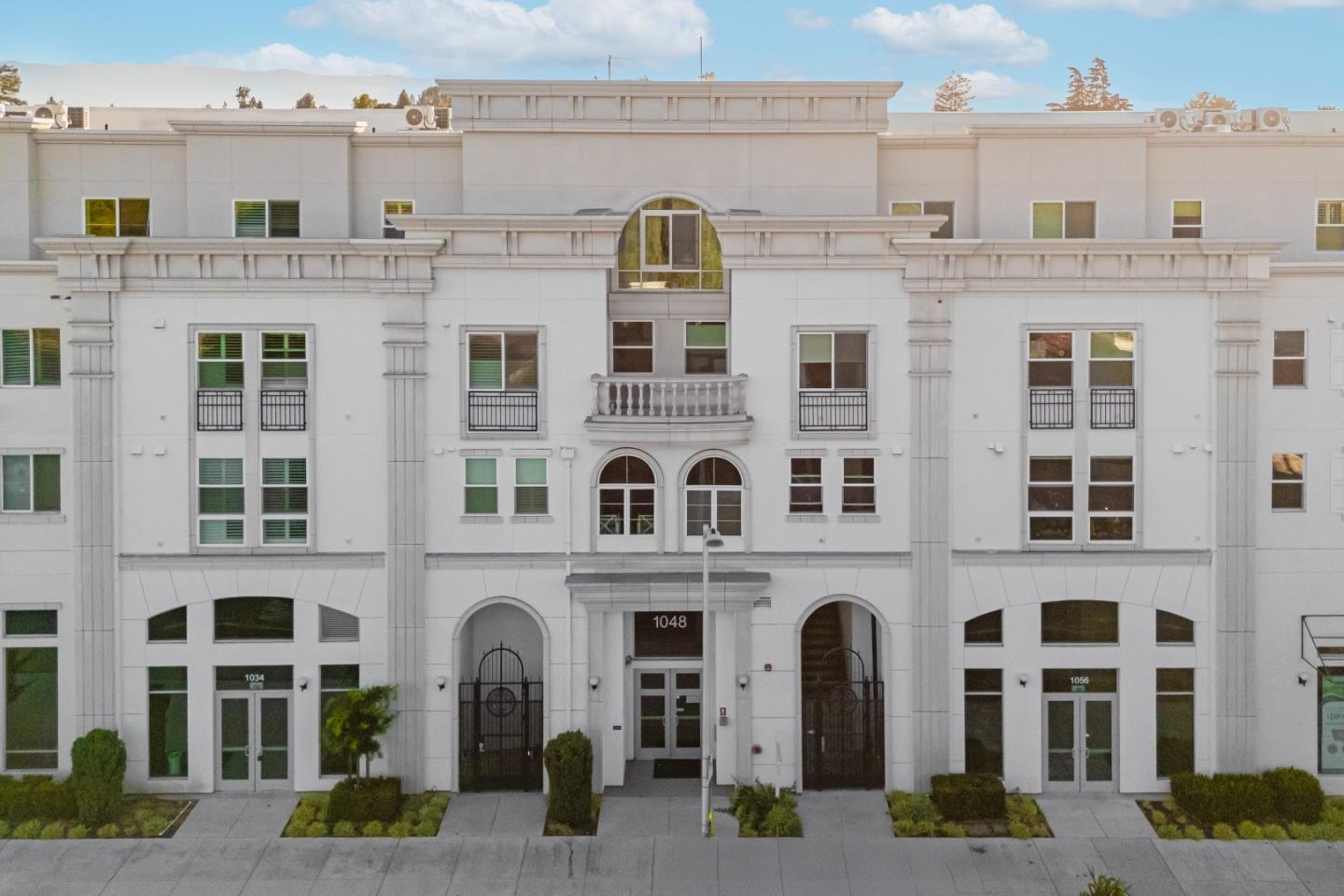 1048 Monroe Street 218