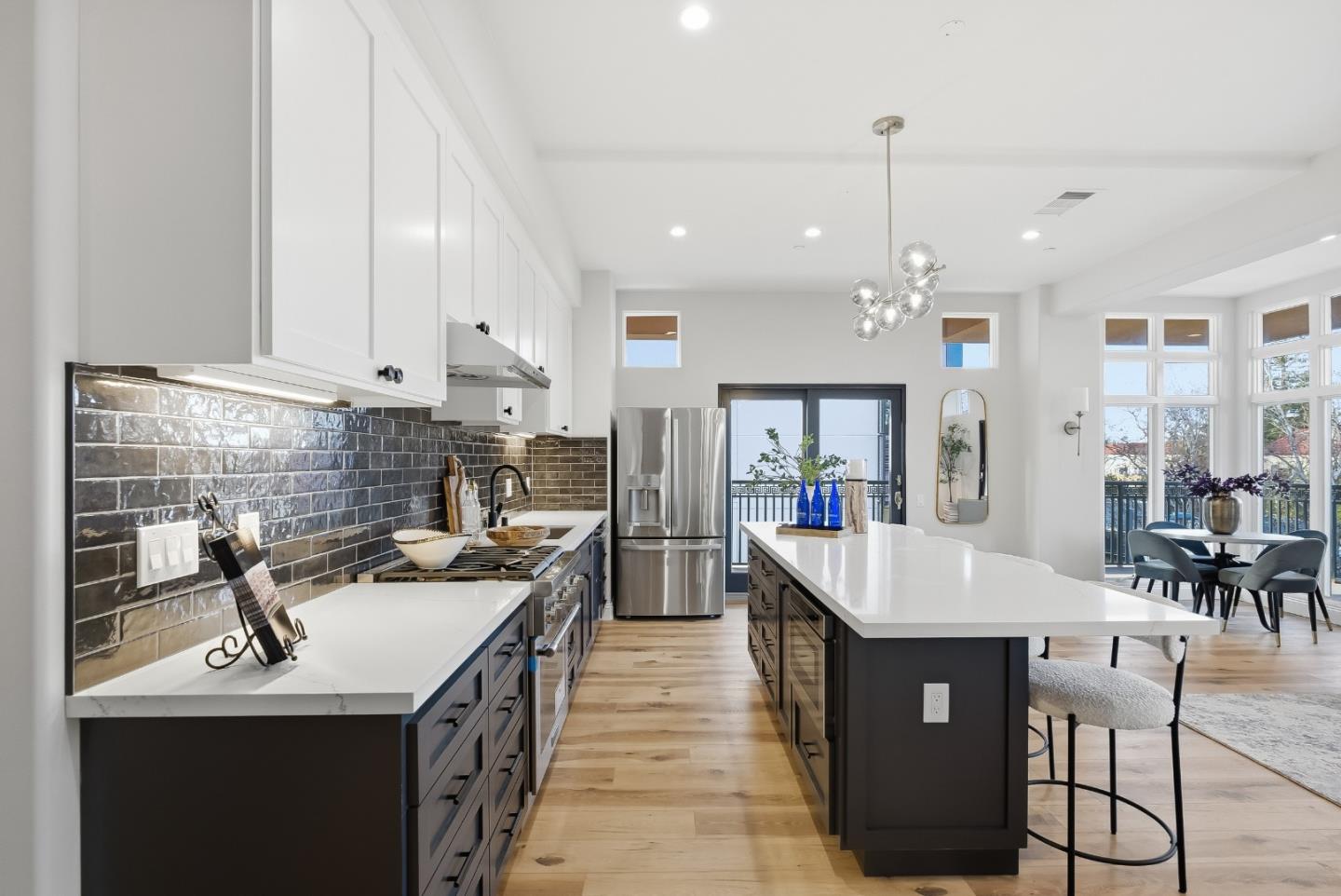 200 Sheridan Avenue 305