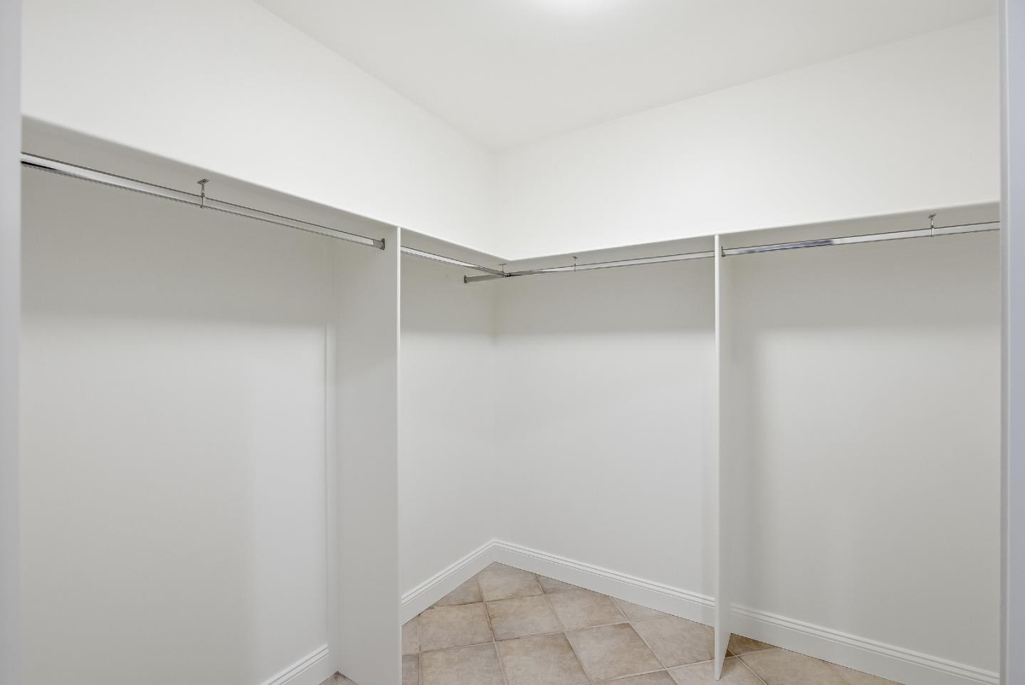 200 Sheridan Avenue 305