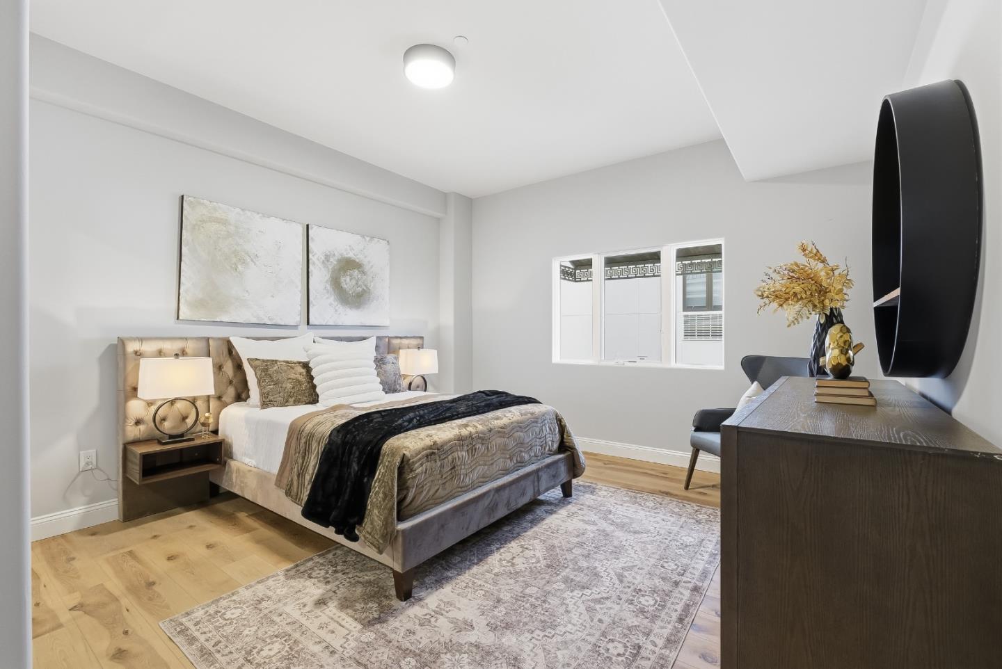 200 Sheridan Avenue 305