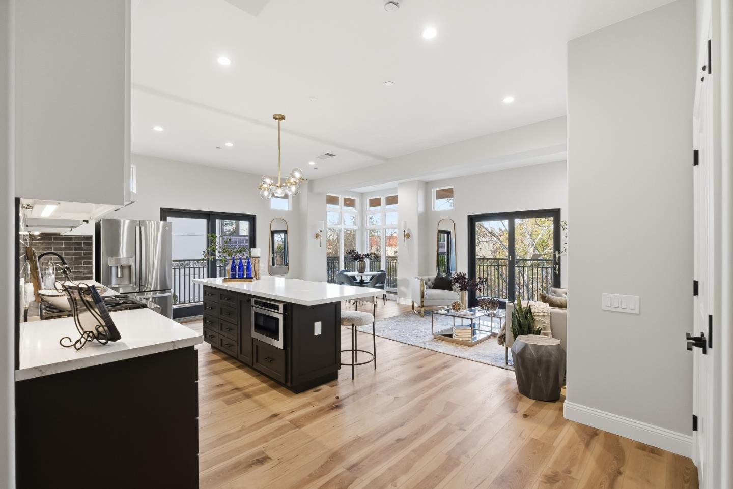 200 Sheridan Avenue 305