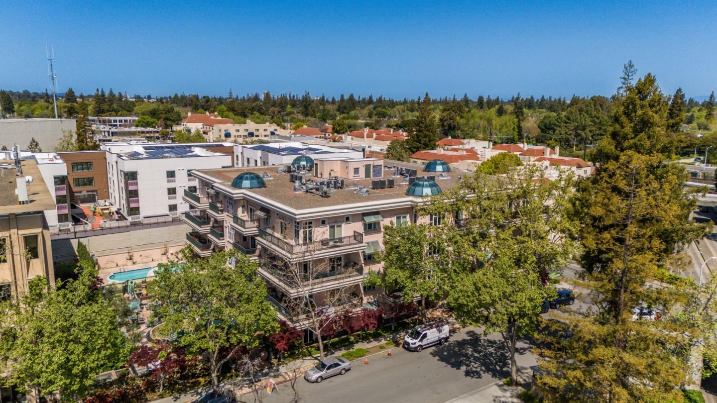 200 Sheridan Avenue 305