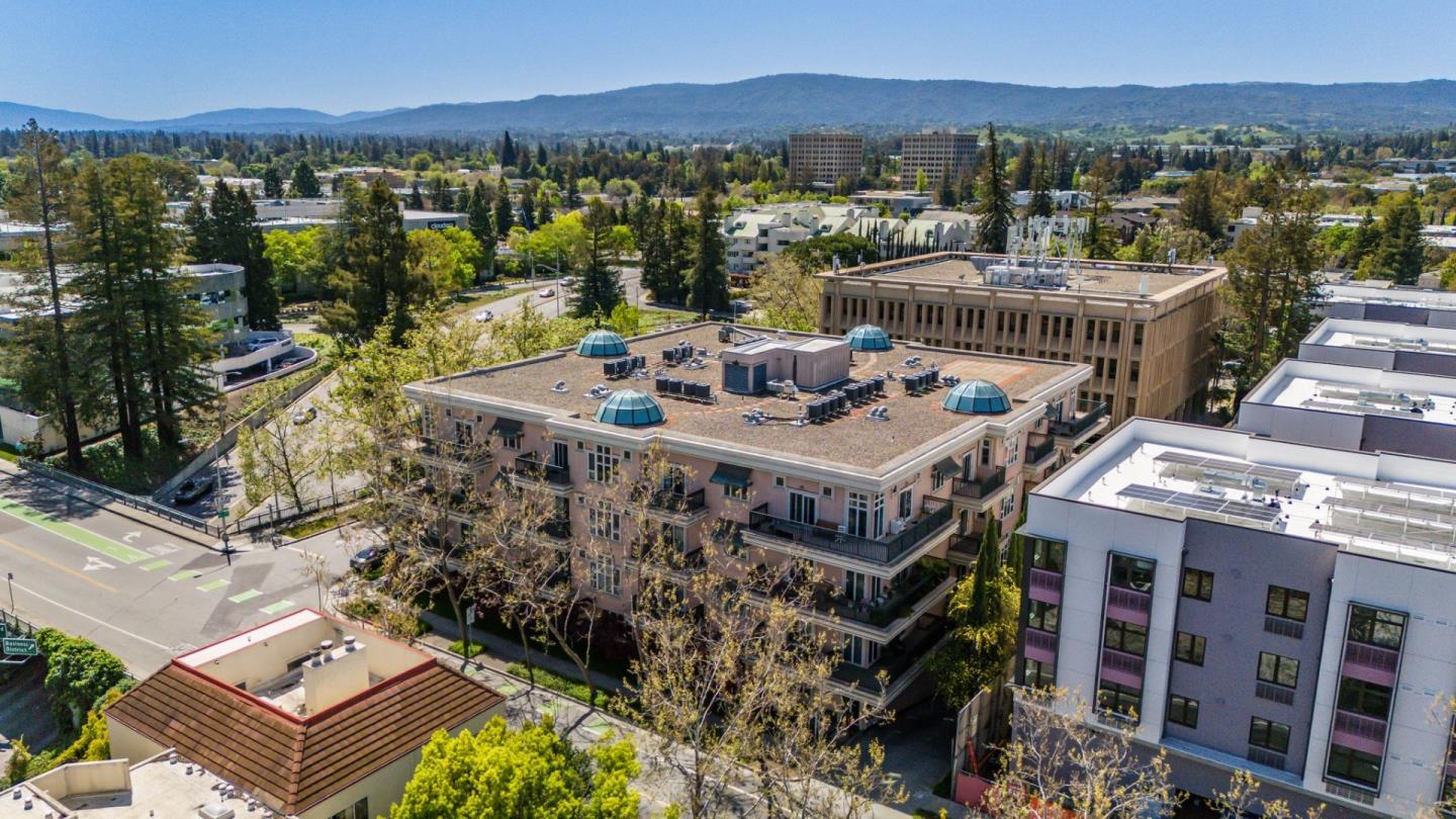 200 Sheridan Avenue 305