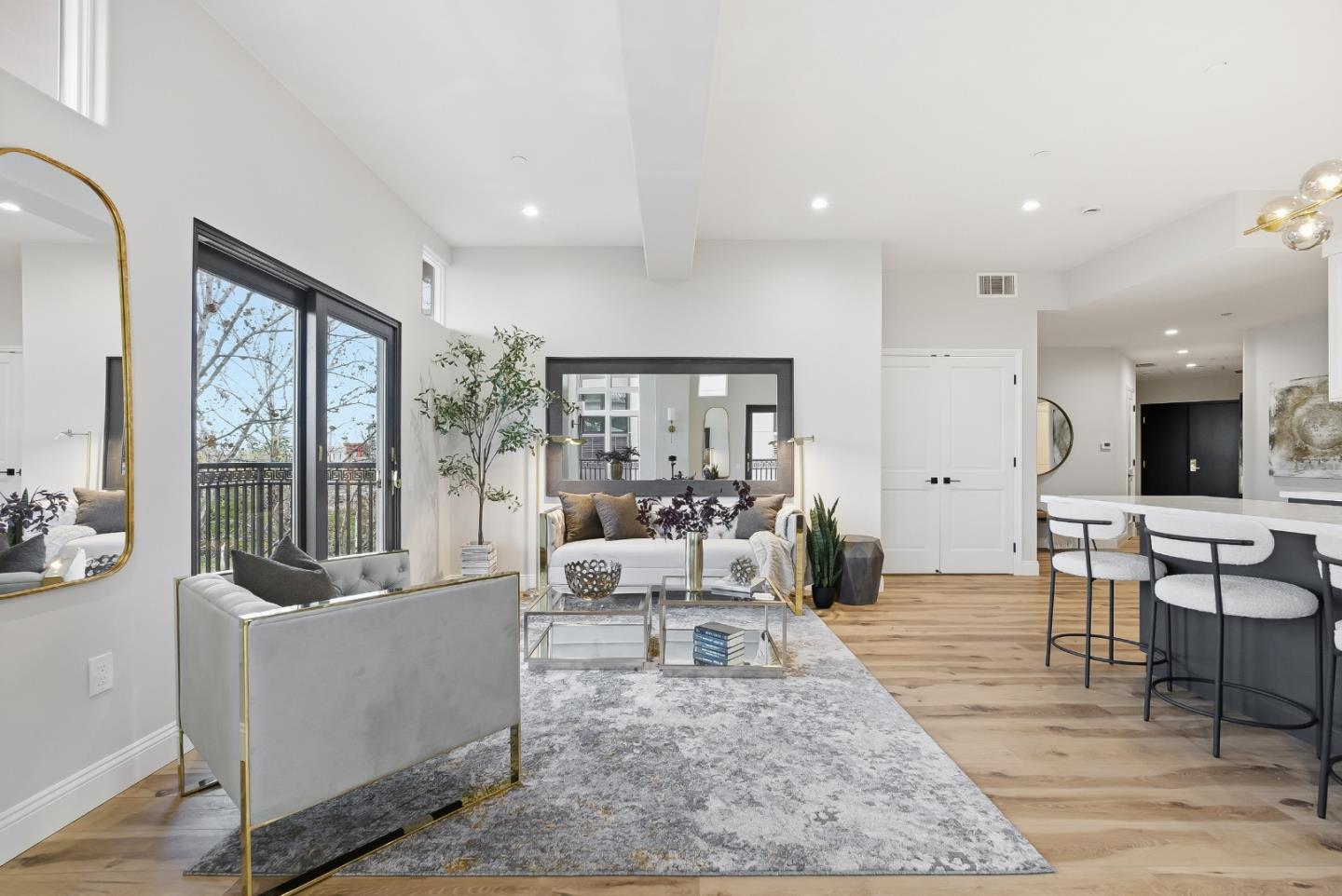 200 Sheridan Avenue 305