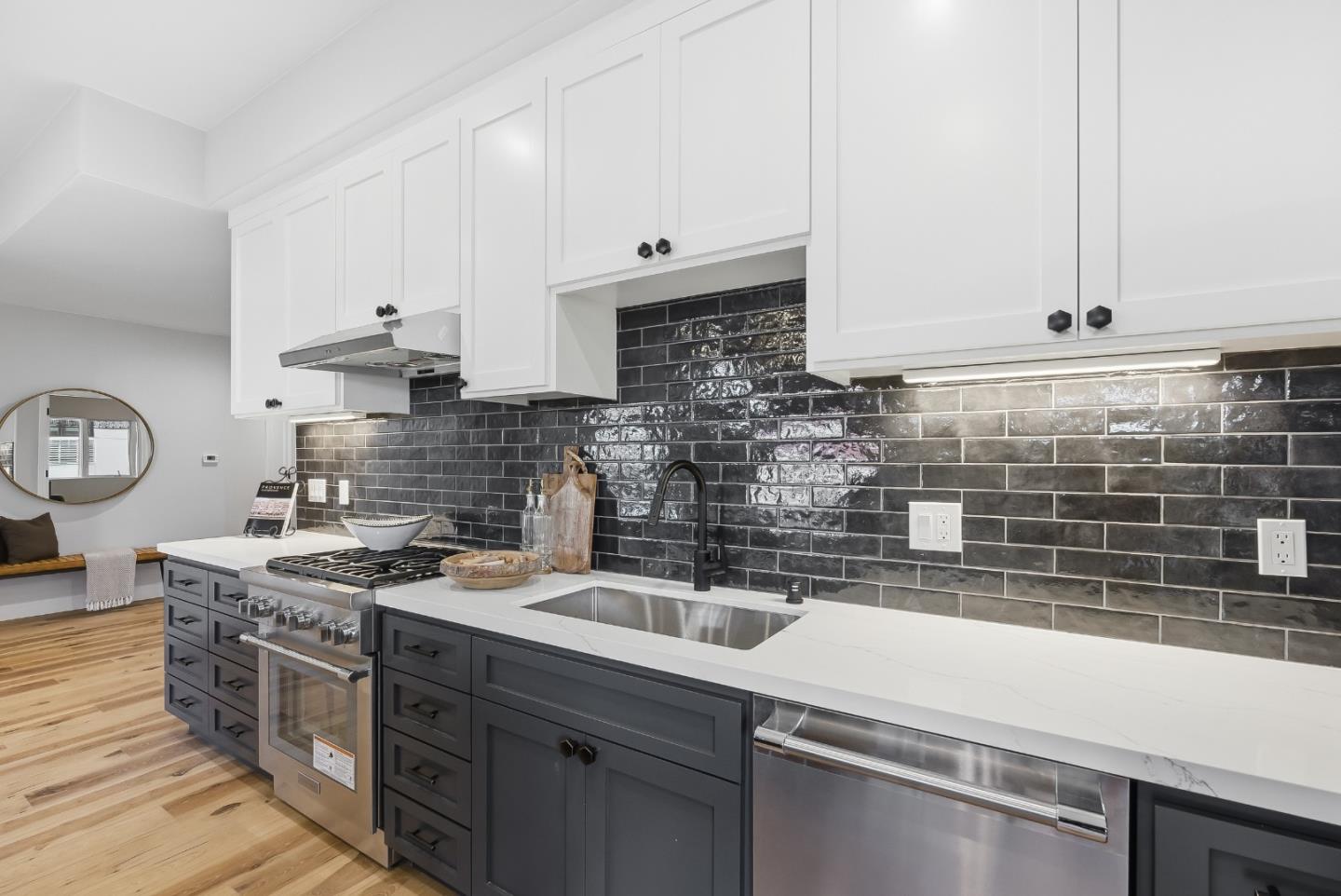 200 Sheridan Avenue 305